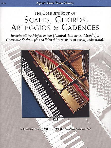 Alfred Complete Book of Scales, Chords, Arpeggios & Cadences Piano Traders